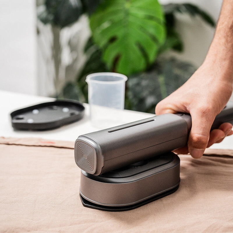 Ferro de Engomar a Vapor Vertical de Viagem 2 em 1  InnovaGoods